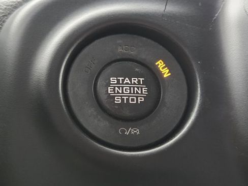 Used 2021 Jeep Wrangler Unlimited Sahara image 20