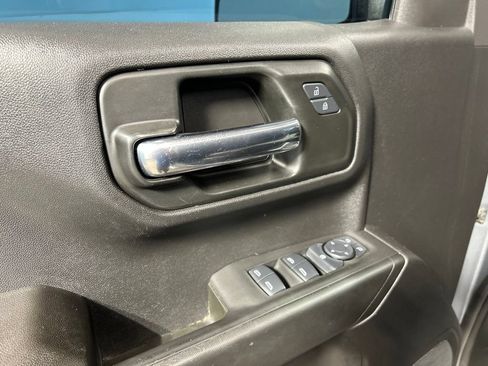 Used 2025 Chevrolet Silverado 1500 Custom RWD image 32