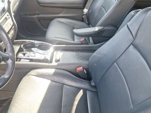Used 2019 Honda Pilot Touring image 12