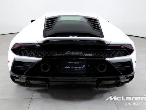 Used 2022 Lamborghini Huracan EVO RWD image 7