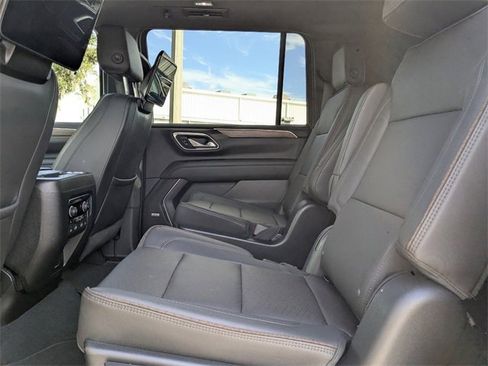 Used 2023 Chevrolet Suburban High Country w/ Advanced Technology Package image 16