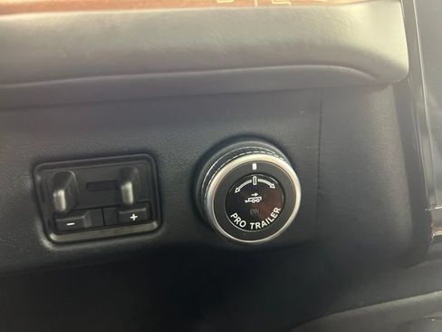 Used 2025 Lincoln Navigator Black Label AWD/4WD image 23