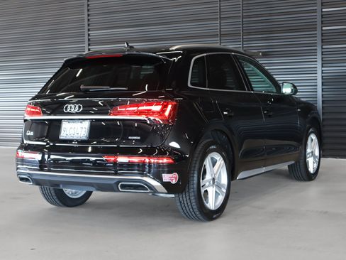 Used 2024 Audi Q5 e Premium w/ Convenience Package AWD/4WD image 16