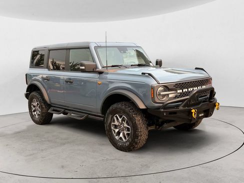 Used 2024 Ford Bronco Badlands AWD/4WD image 3