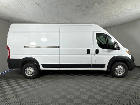 Used 2023 RAM ProMaster 2500 FWD image 4