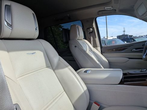 Used 2024 Cadillac Escalade Sport Platinum w/ LPO, ONYX Package AWD/4WD image 30