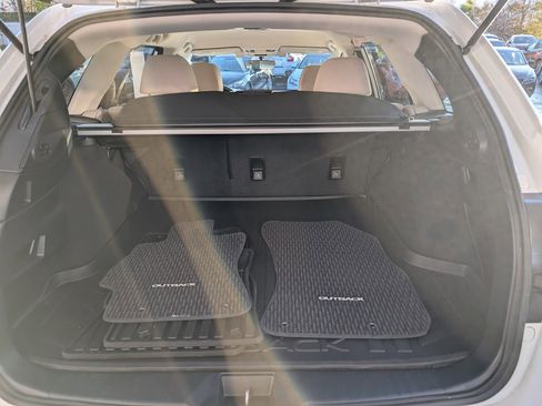 Used 2019 Subaru Outback 2.5i Premium image 13
