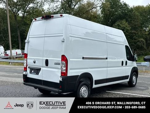 Used 2024 RAM ProMaster 3500 FWD image 4