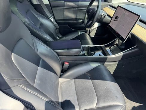 Used 2019 Tesla Model 3 Standard Range Plus image 5