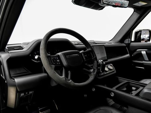 Used 2024 Land Rover Defender 110 V8 AWD/4WD image 7