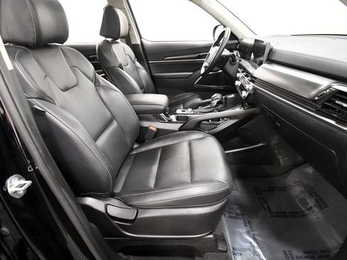 Certified 2024 Kia Telluride S w/ S Sunroof Package AWD/4WD image 19