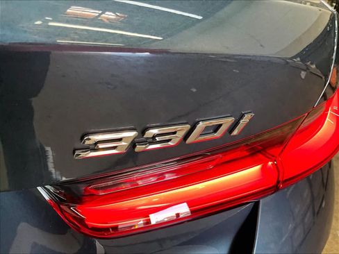 Used 2026 BMW 330i Sedan w/ Convenience Package RWD image 11