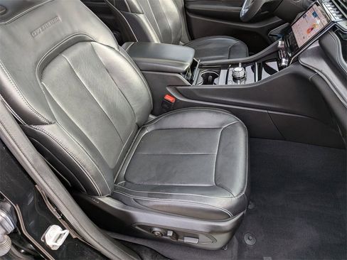 Used 2023 Jeep Grand Cherokee L Overland image 34