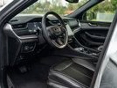Used 2024 Jeep Grand Cherokee Limited AWD/4WD image 23