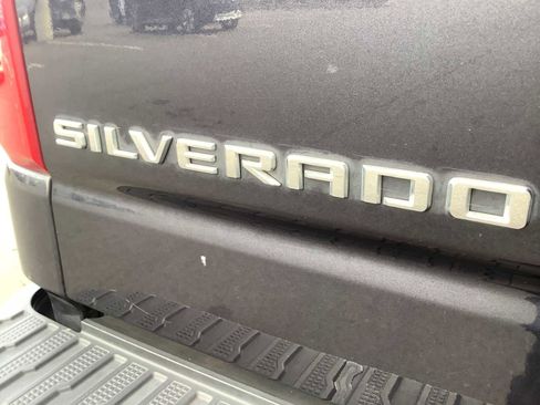 Used 2022 Chevrolet Silverado 1500 Custom image 6