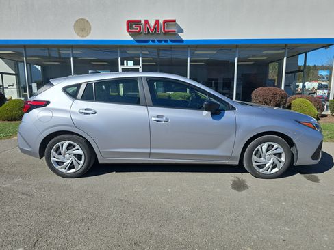 Used 2024 Subaru Impreza 2.0i image 2