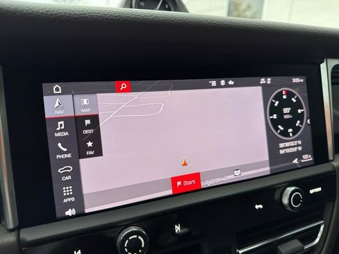 Used 2023 Porsche Macan S image 11