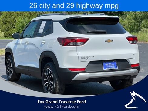 Used 2025 Chevrolet TrailBlazer LT AWD/4WD image 40