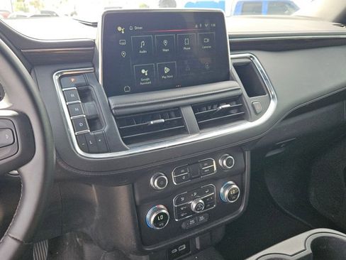 Used 2024 GMC Yukon XL SLE image 12