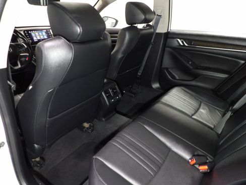Used 2021 Honda Accord EX-L image 12