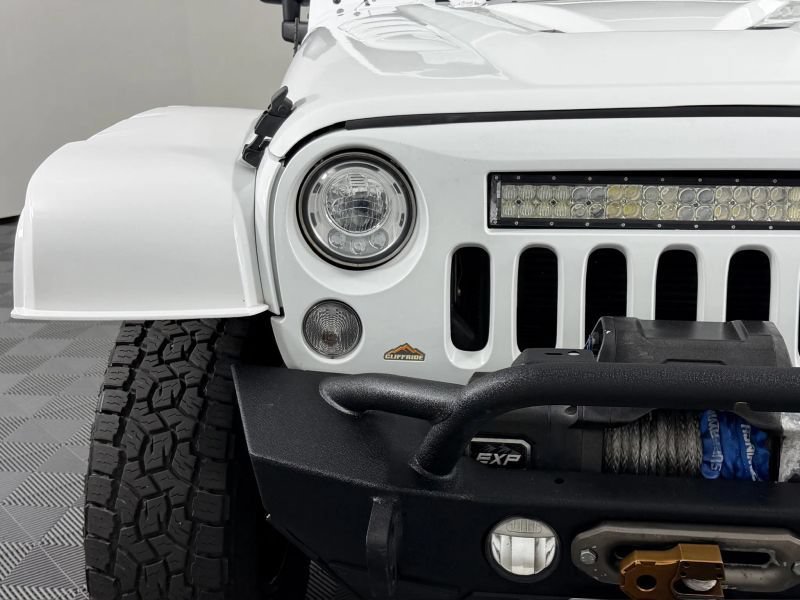 Used 2018 Jeep Wrangler Unlimited Rubicon w/ Connectivity Group AWD/4WD image 54