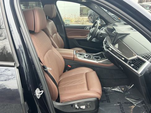 Used 2023 BMW X7 M60i w/ Executive Package image 28