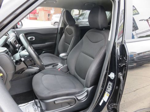 Used 2015 Kia Soul FWD image 9