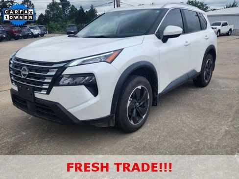 Certified 2024 Nissan Rogue SV w/ SV Premium Package FWD image 2