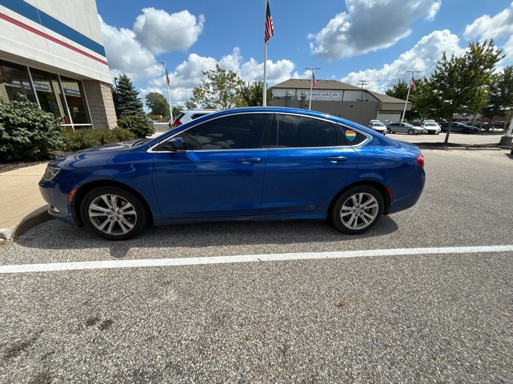 Used 2015 Chrysler 200 Limited w/ Convenience Group FWD image 1