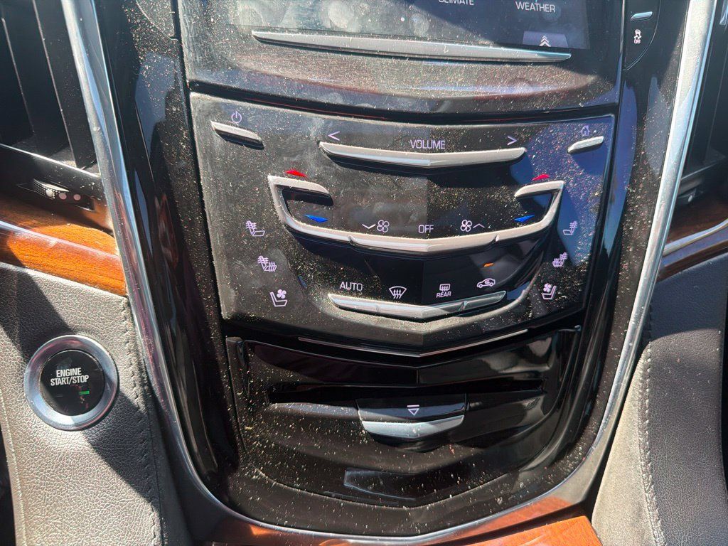 Used 2016 Cadillac Escalade Luxury RWD image 13