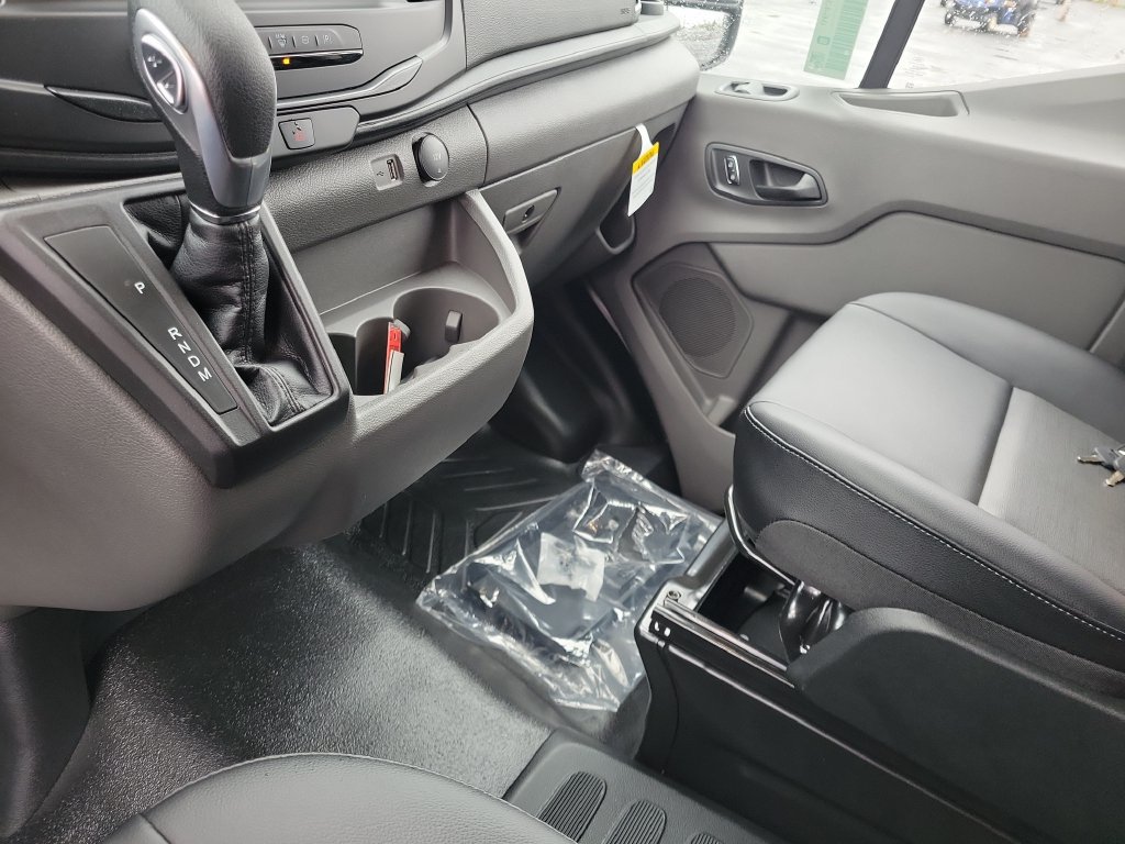 New 2027 Ford Transit 250 Low Roof RWD image 31