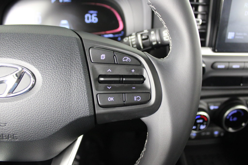 Certified 2026 Hyundai Venue SEL FWD image 25