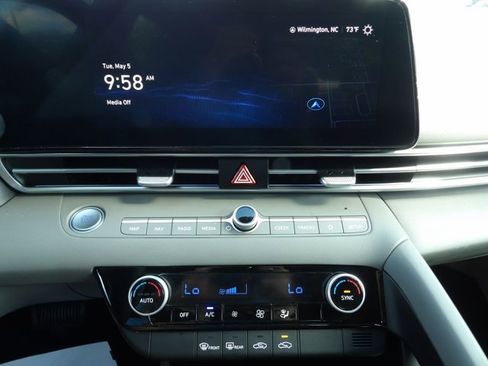 Certified 2024 Hyundai Elantra SEL FWD image 20