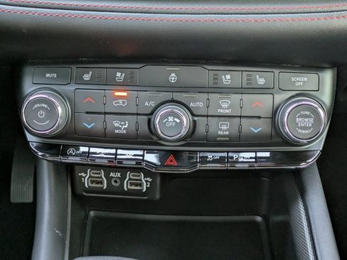 Used 2024 Dodge Durango GT image 21