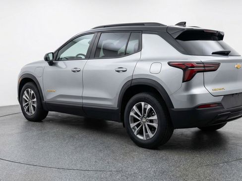 Used 2025 Chevrolet Equinox LT image 6