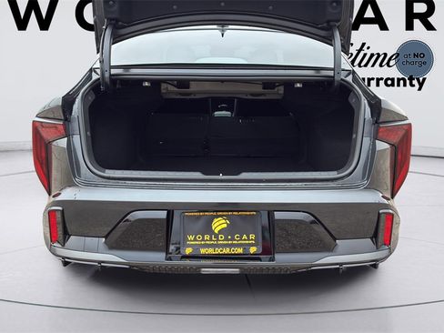 New 2025 Kia K4 GT-Line image 10