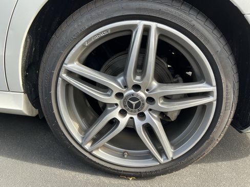 Certified 2019 Mercedes-Benz E 300 4MATIC image 13