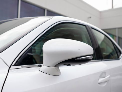 Used 2017 Lexus IS 200t image 11