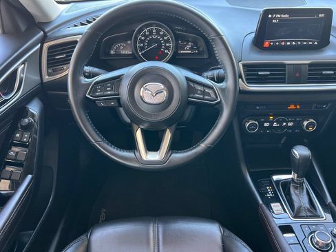 Used 2018 MAZDA MAZDA3 Touring FWD image 16