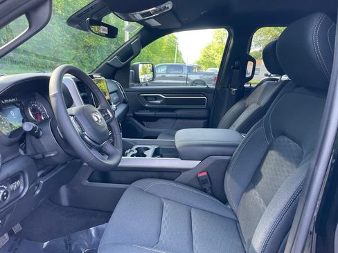 New 2026 RAM 1500 4x4 Crew Cab image 9