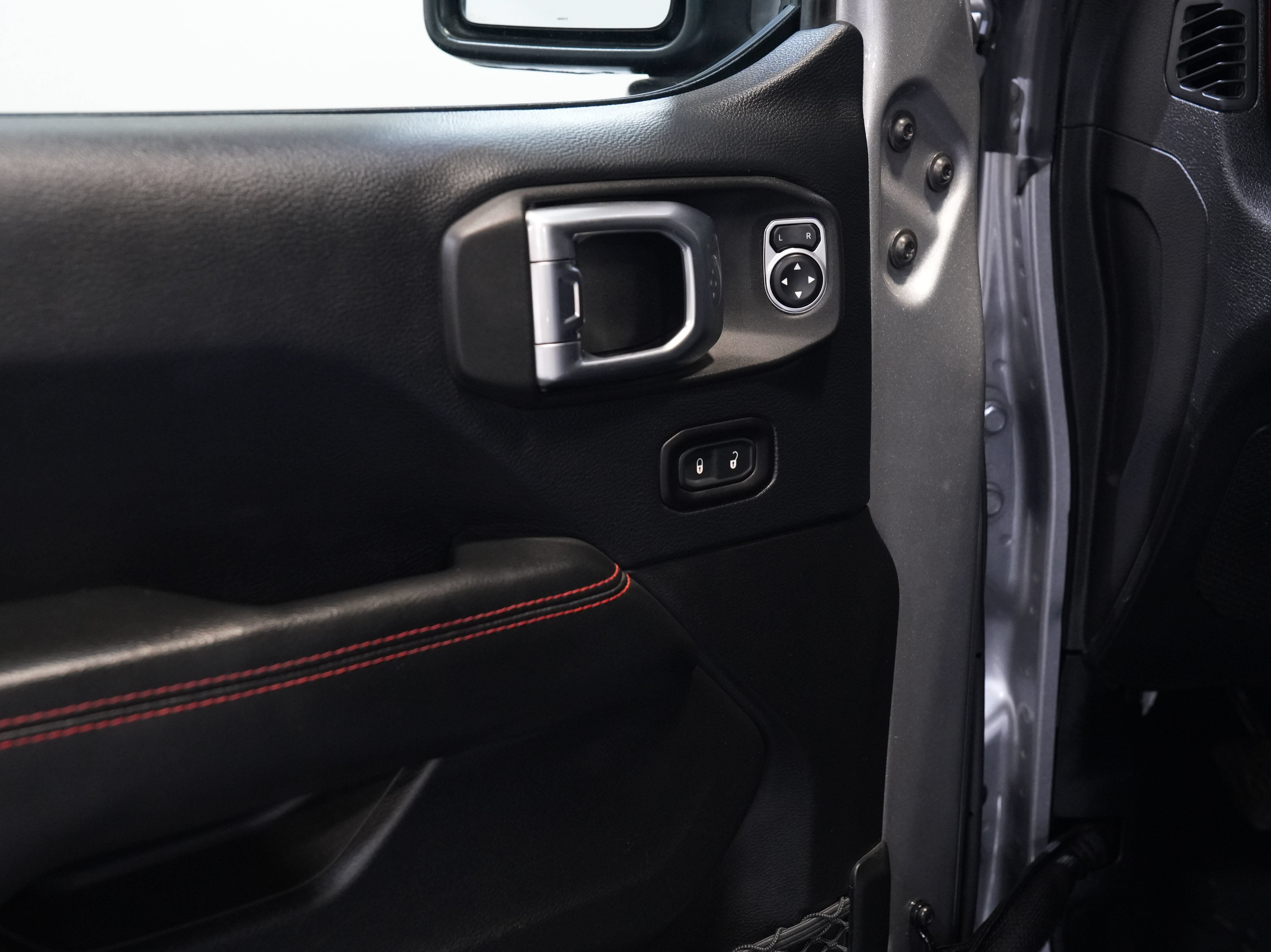 Used 2018 Jeep Wrangler Rubicon AWD/4WD image 26