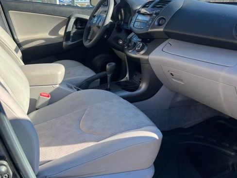 Used 2011 Toyota RAV4 2WD image 18