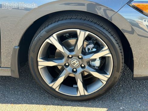 Used 2025 Honda Civic Sport Touring image 10