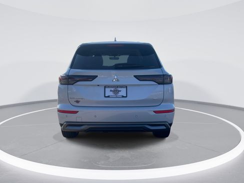 Used 2025 Mitsubishi Outlander SE AWD/4WD image 6