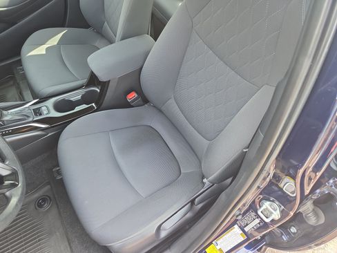 Used 2022 Toyota Corolla LE FWD image 12