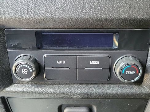 Used 2023 Chevrolet Traverse LT AWD/4WD image 17