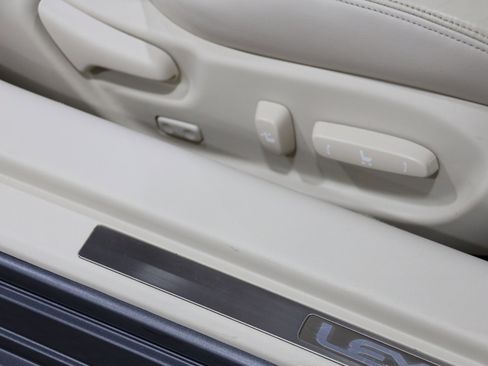 Used 2015 Lexus IS 250C image 41