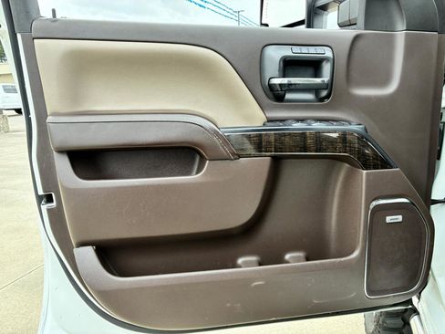 Used 2016 GMC Sierra 2500 Denali w/ Duramax Plus Package image 8