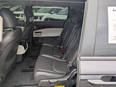 Used 2024 Kia Carnival EX FWD image 14