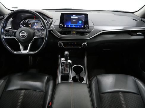 Used 2024 Nissan Altima 2.5 SR FWD image 10